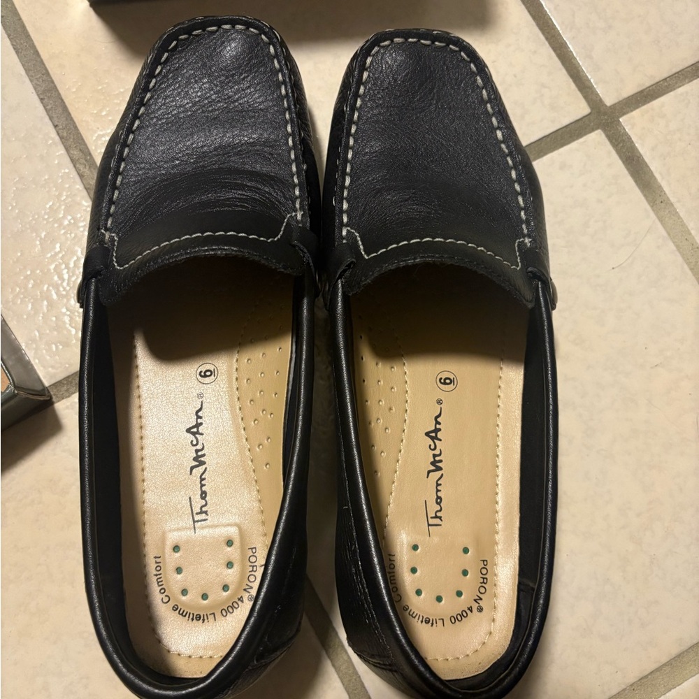 Thom McAn Black Leather Slip-On Loafers with Contrast Stitching